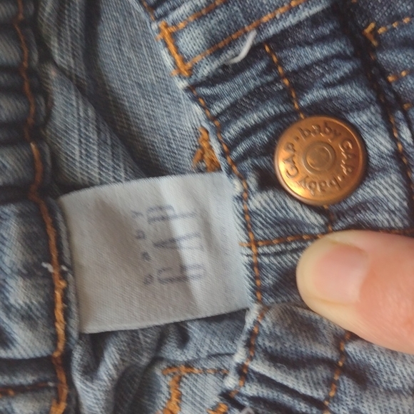 All Baby Gap BUNDLE - T-Shirt and Three Pairs of Pants - Picture 14 of 16